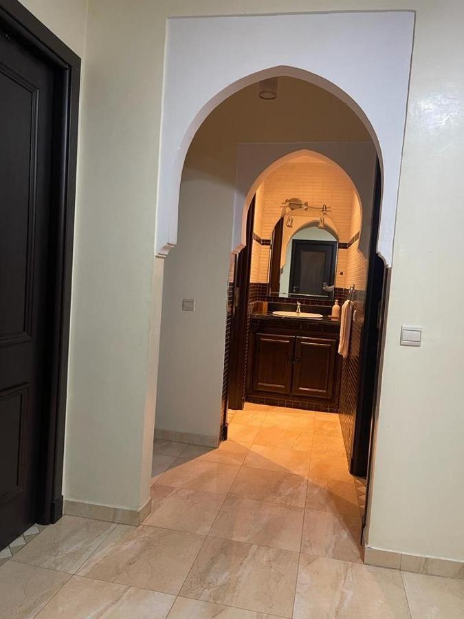 Magnifique Appartement Spacieux Confort Propre Familial 2 Chambres Salon Et Salle A Manger A 20Mn A Pied De Place Jemaa El Fina 4 Piscines Dans Espace De Golf A 12 Mn En Voitures L Entree Est Gratuit Pour La Clientele Ouvert Entre 10H Et 20H Marrakesz Zewnętrze zdjęcie