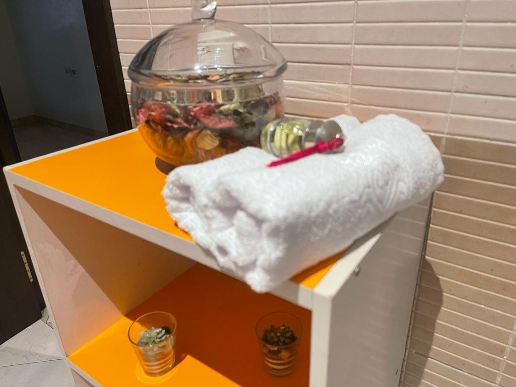 Magnifique Appartement Spacieux Confort Propre Familial 2 Chambres Salon Et Salle A Manger A 20Mn A Pied De Place Jemaa El Fina 4 Piscines Dans Espace De Golf A 12 Mn En Voitures L Entree Est Gratuit Pour La Clientele Ouvert Entre 10H Et 20H Marrakesz Zewnętrze zdjęcie