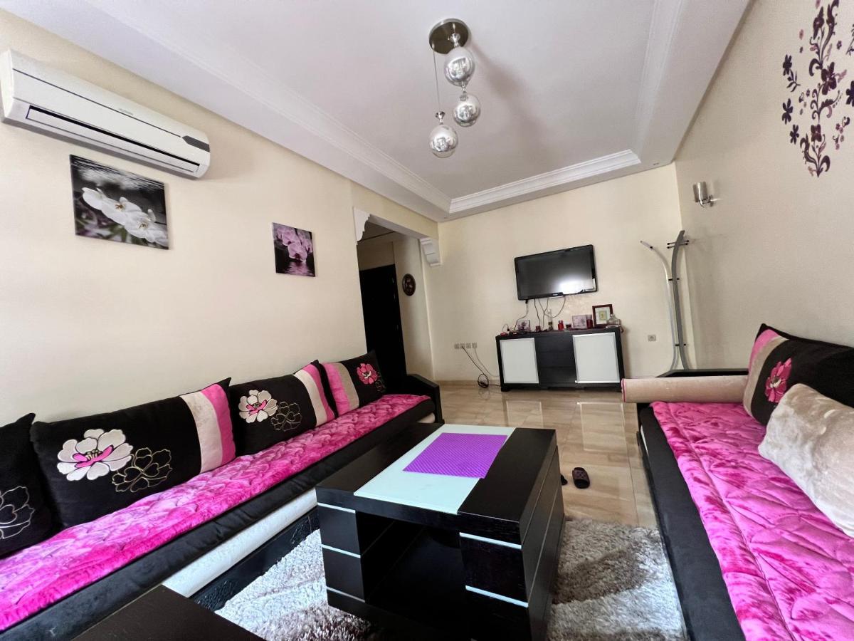 Magnifique Appartement Spacieux Confort Propre Familial 2 Chambres Salon Et Salle A Manger A 20Mn A Pied De Place Jemaa El Fina 4 Piscines Dans Espace De Golf A 12 Mn En Voitures L Entree Est Gratuit Pour La Clientele Ouvert Entre 10H Et 20H Marrakesz Zewnętrze zdjęcie