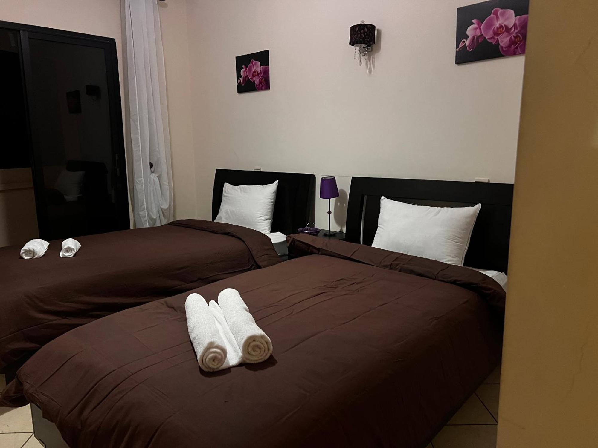 Magnifique Appartement Spacieux Confort Propre Familial 2 Chambres Salon Et Salle A Manger A 20Mn A Pied De Place Jemaa El Fina 4 Piscines Dans Espace De Golf A 12 Mn En Voitures L Entree Est Gratuit Pour La Clientele Ouvert Entre 10H Et 20H Marrakesz Zewnętrze zdjęcie