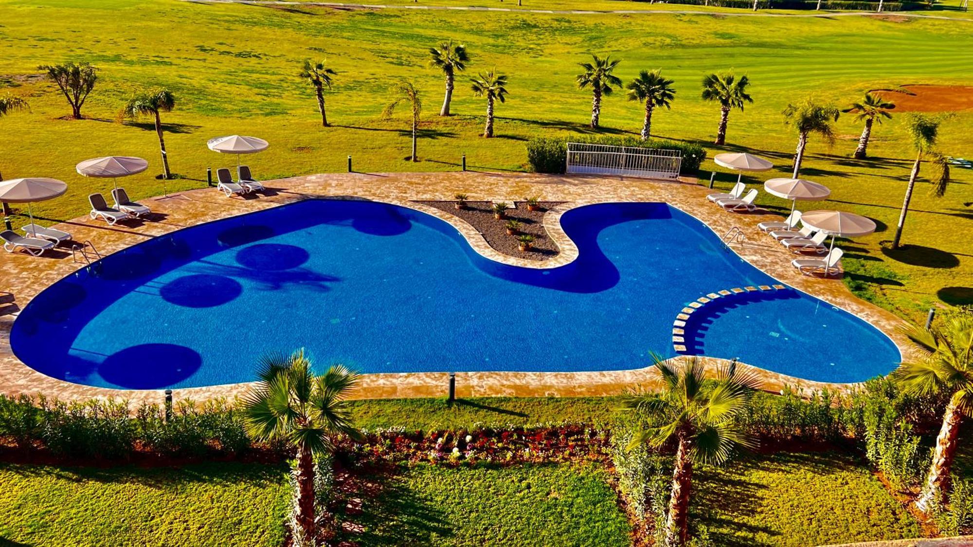 Magnifique Appartement Spacieux Confort Propre Familial 2 Chambres Salon Et Salle A Manger A 20Mn A Pied De Place Jemaa El Fina 4 Piscines Dans Espace De Golf A 12 Mn En Voitures L Entree Est Gratuit Pour La Clientele Ouvert Entre 10H Et 20H Marrakesz Zewnętrze zdjęcie