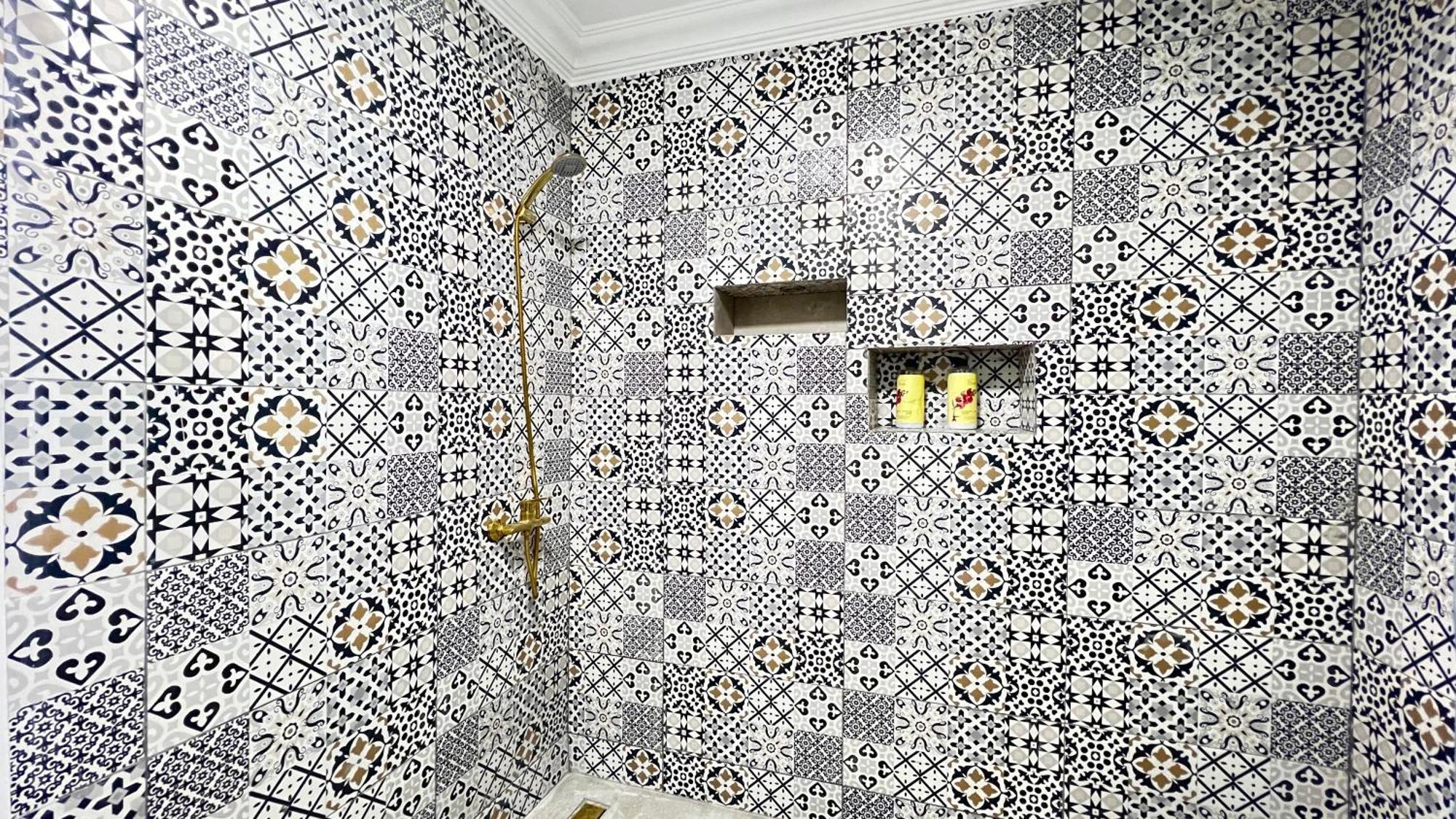 Magnifique Appartement Spacieux Confort Propre Familial 2 Chambres Salon Et Salle A Manger A 20Mn A Pied De Place Jemaa El Fina 4 Piscines Dans Espace De Golf A 12 Mn En Voitures L Entree Est Gratuit Pour La Clientele Ouvert Entre 10H Et 20H Marrakesz Zewnętrze zdjęcie